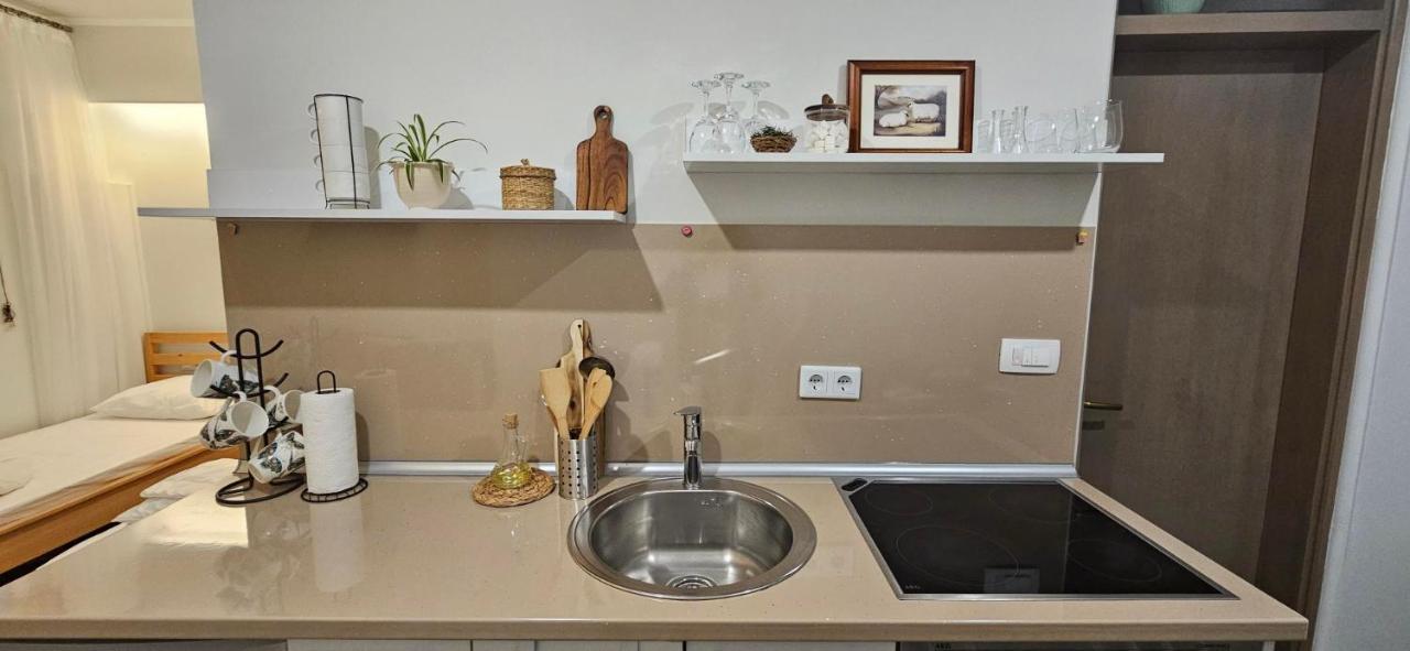 מוסטר Moonrise Apartment מראה חיצוני תמונה