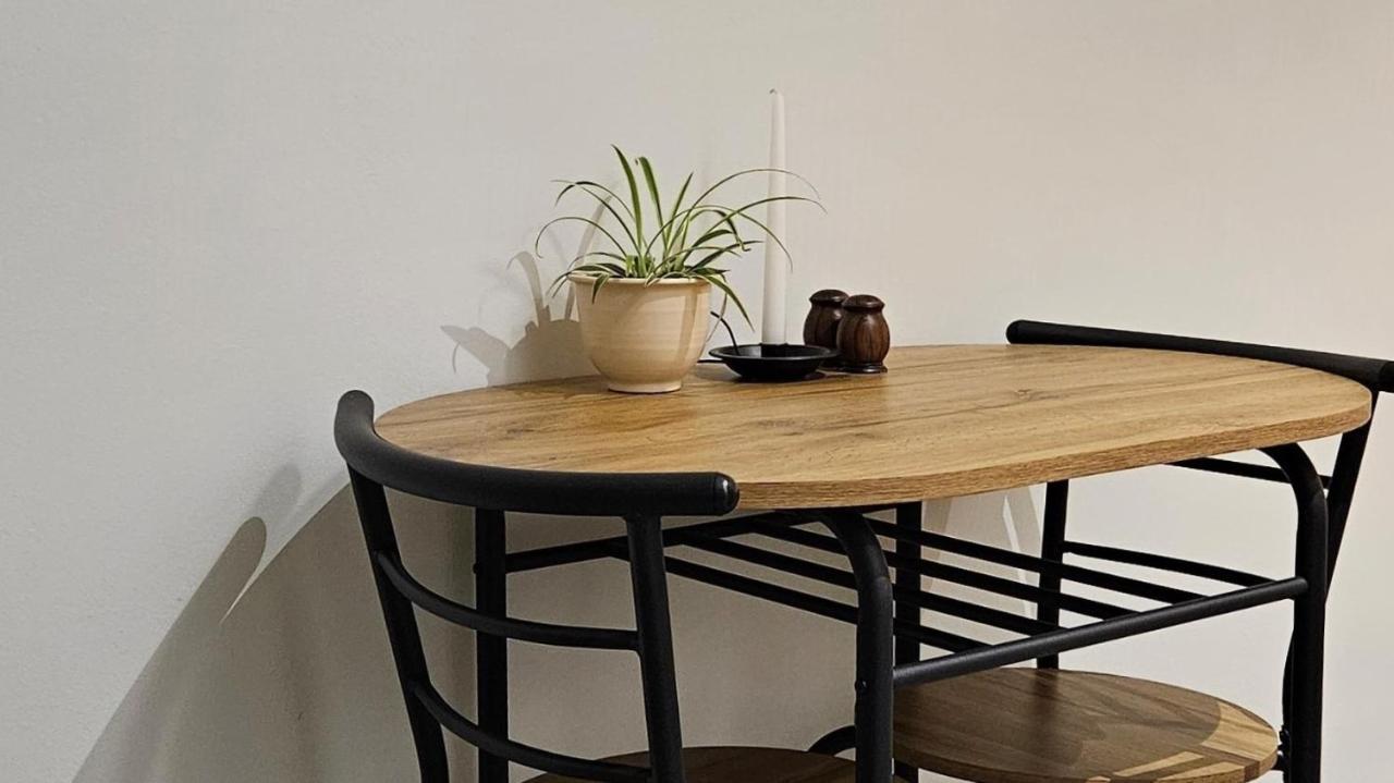 מוסטר Moonrise Apartment מראה חיצוני תמונה