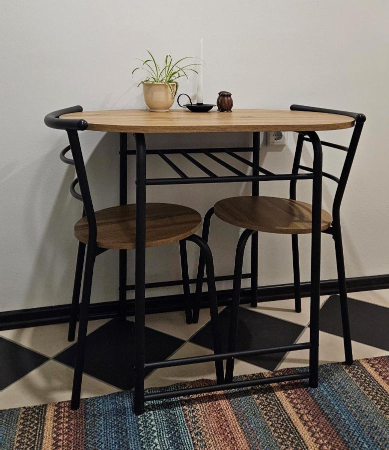 מוסטר Moonrise Apartment מראה חיצוני תמונה